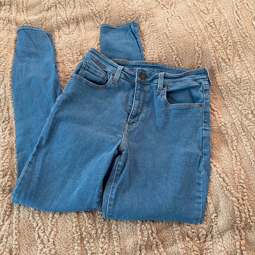 Levi’s Women’s Mid Rise Skinny Jeans size: 28